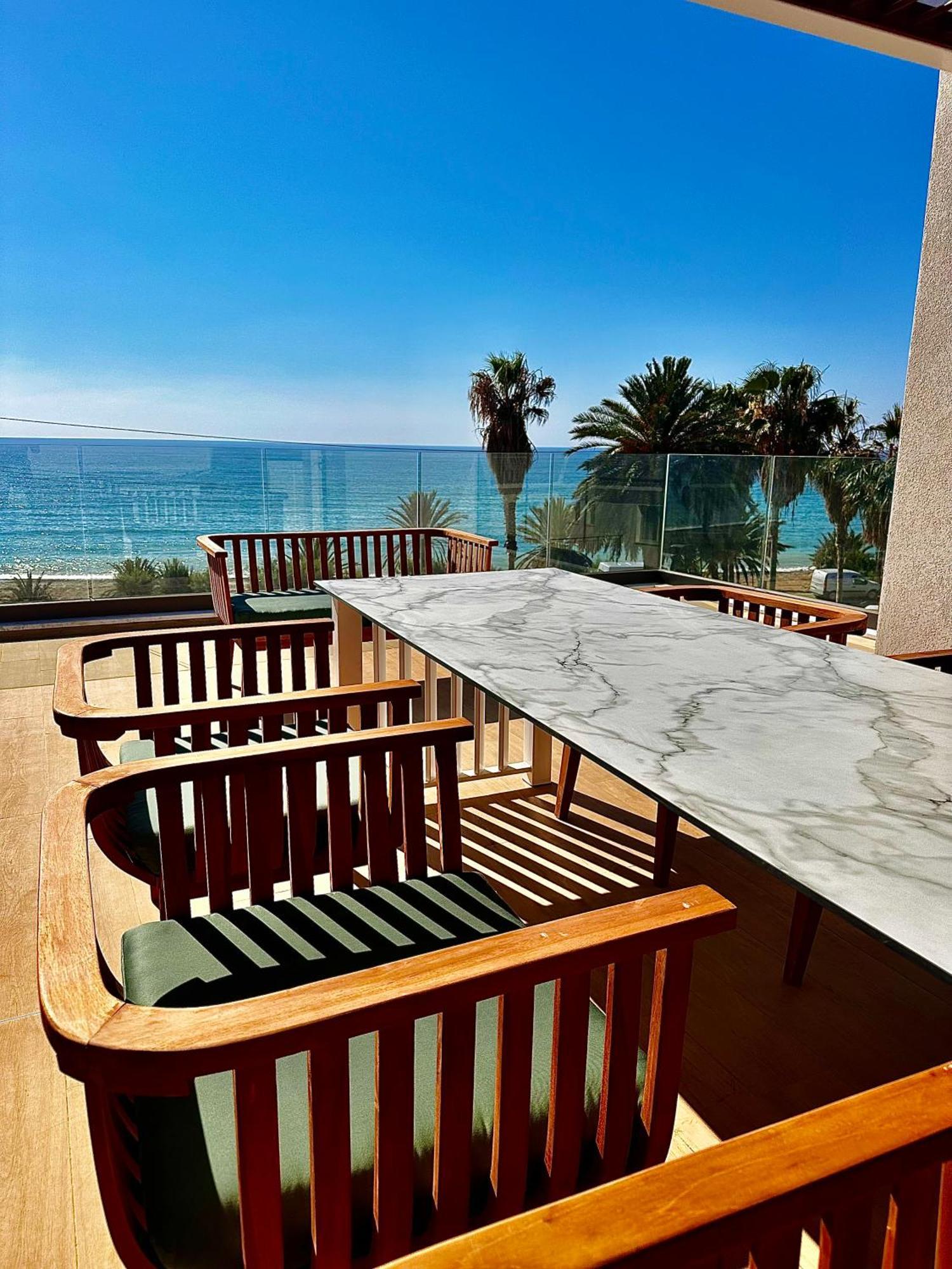 Santa Barbara Seafront Villas W Jacuzzi Pool Paphos Esterno foto