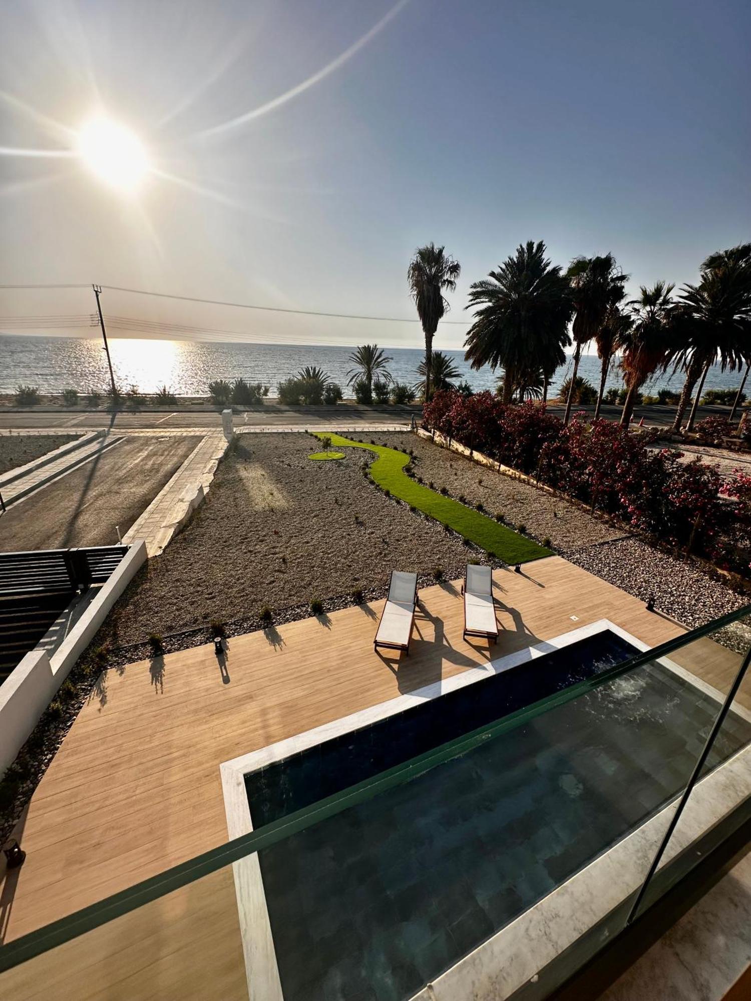 Santa Barbara Seafront Villas W Jacuzzi Pool Paphos Esterno foto