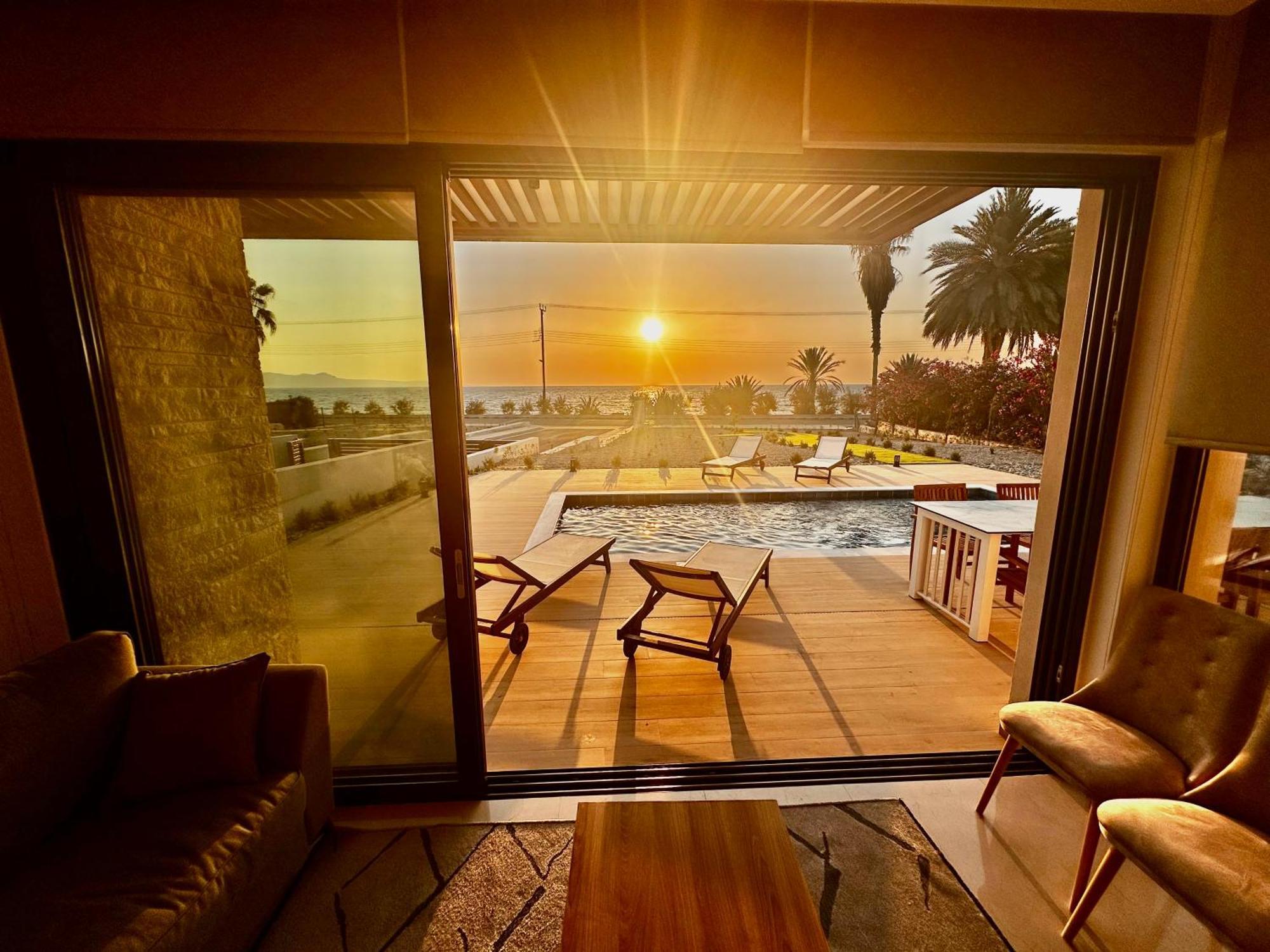 Santa Barbara Seafront Villas W Jacuzzi Pool Paphos Esterno foto